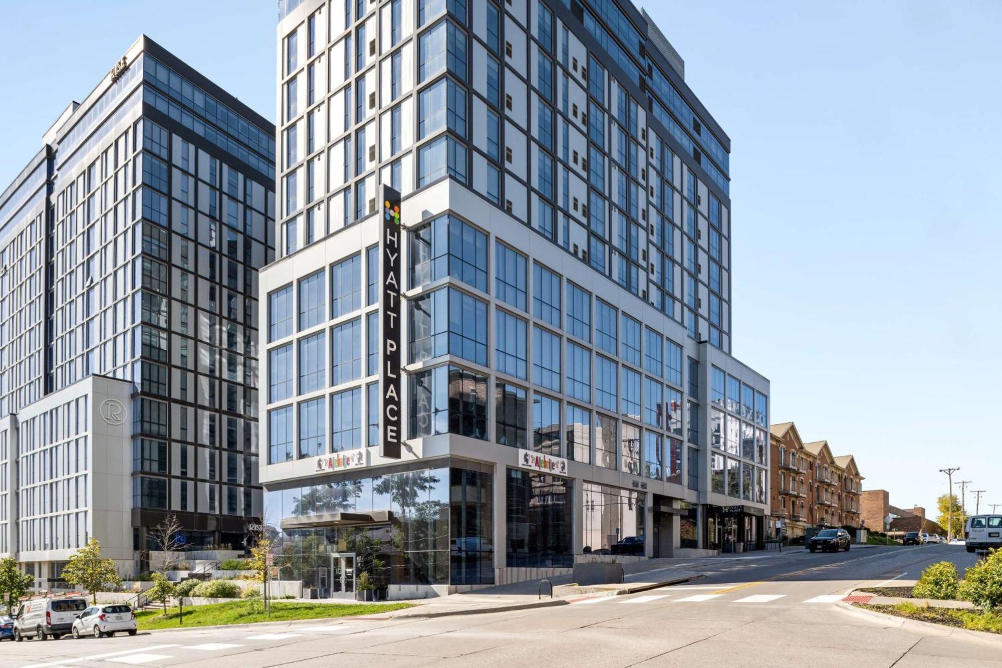 Hyatt Place Iowa City Downtown Hotel Exterior photo